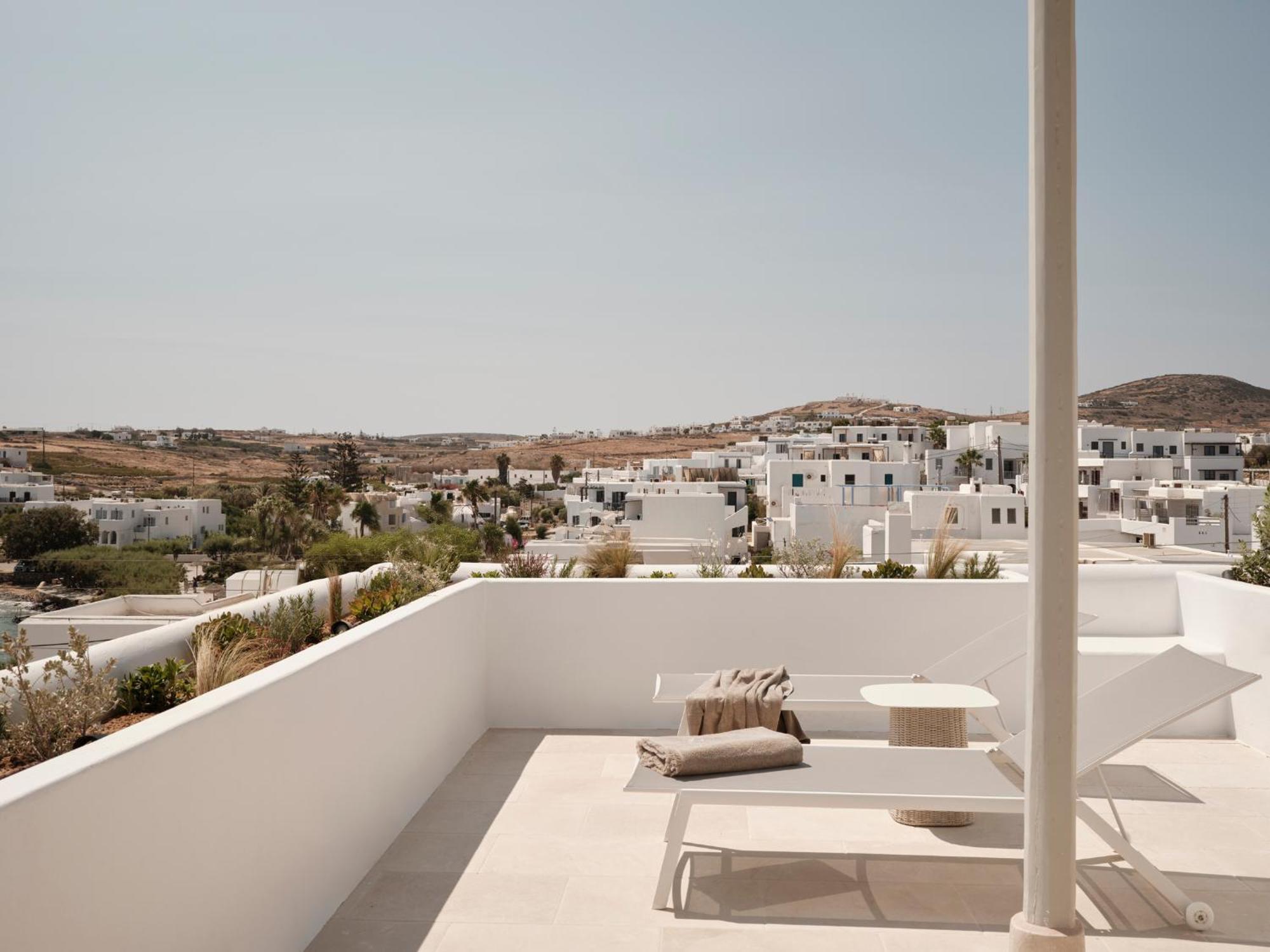 Akria Seaside Suites Науса Экстерьер фото