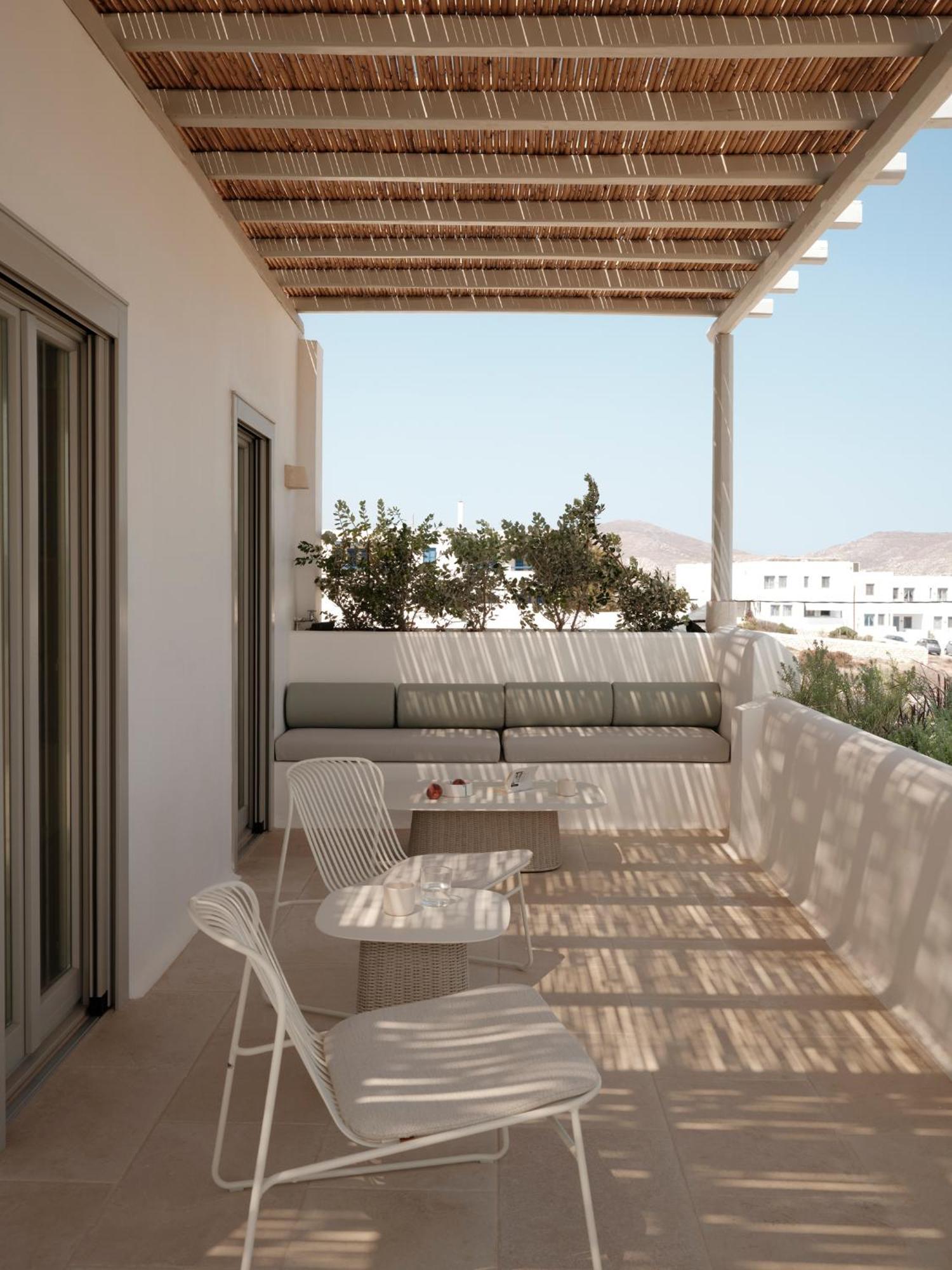 Akria Seaside Suites Науса Экстерьер фото